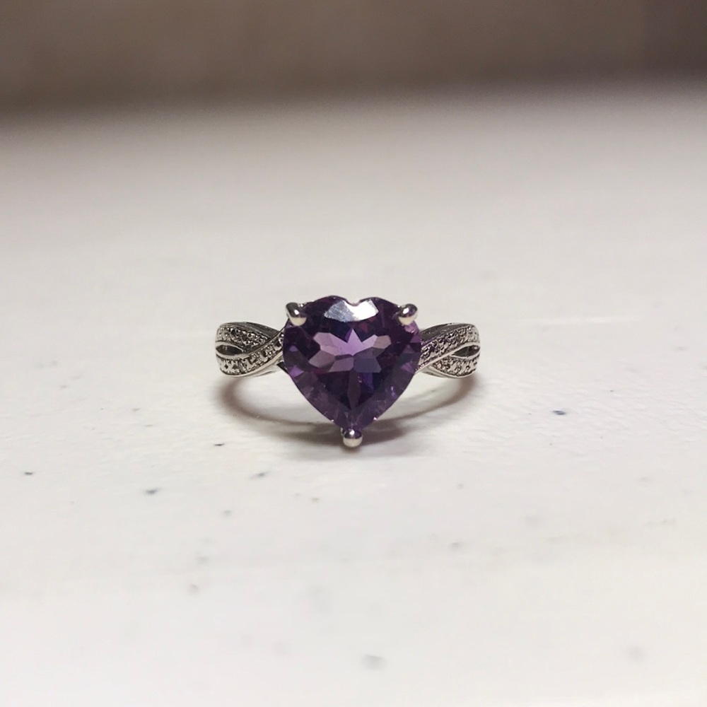 Size 8.5 Sterling silver amethyst Valentine heart